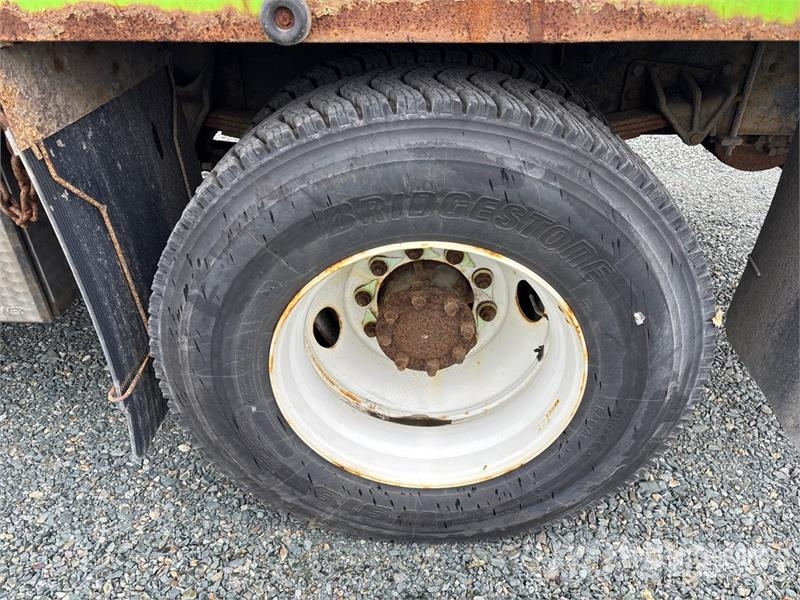 Ford 099 B-3 CLX 4800 kg Knuckle Boom on Ford F-750 4x2 Kranbilar