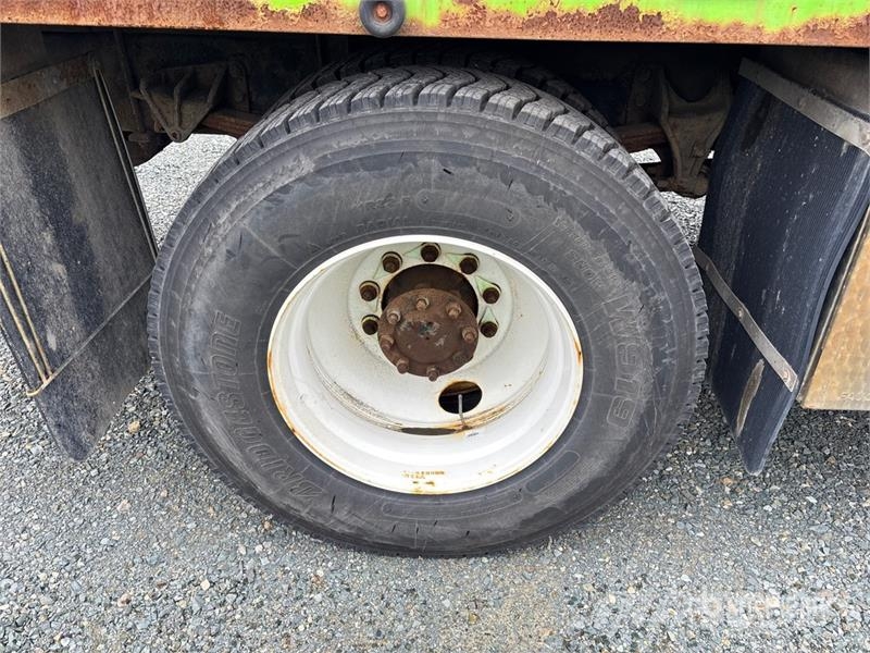 Ford 099 B-3 CLX 4800 kg Knuckle Boom on Ford F-750 4x2 Kranbilar