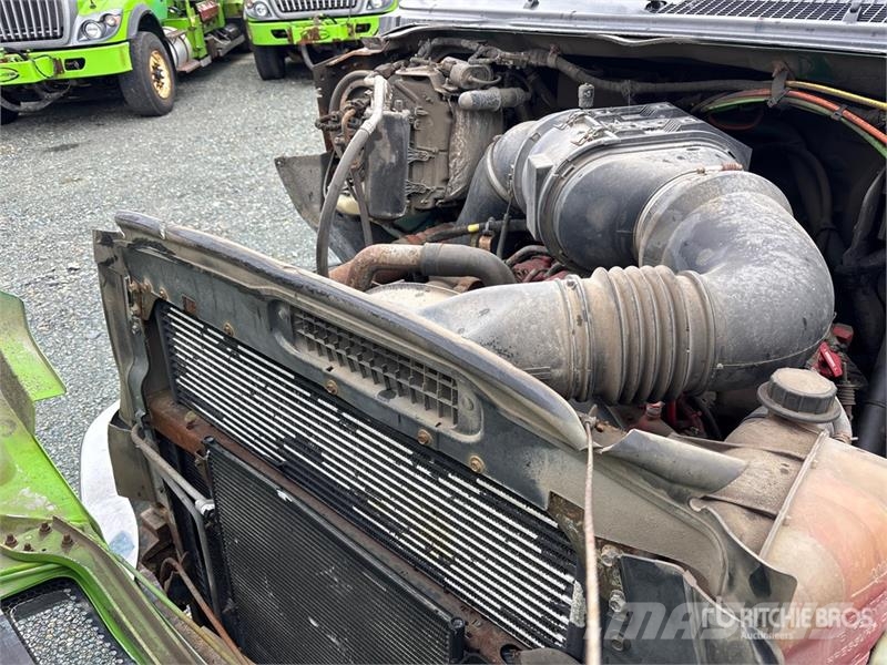 Ford 099 B-3 CLX 4800 kg Knuckle Boom on Ford F-750 4x2 Kranbilar