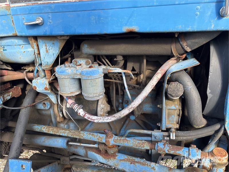 Ford 3910 2WD Utility Tractor Micro tracteur