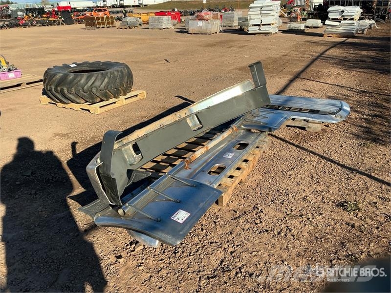 Ford 9000 Louisville Front Bumper - Fits Truck Otros componentes
