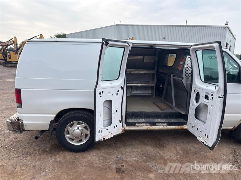 Ford E-150 Panel vans
