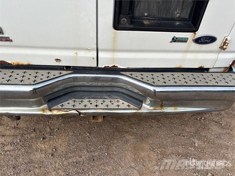 Ford E-150 Panel vans