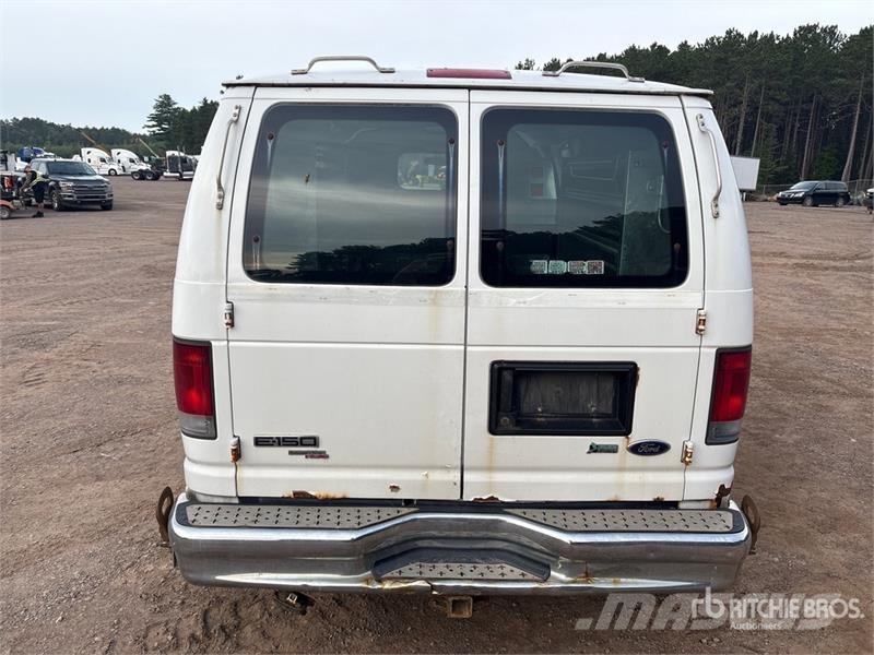 Ford E-150 Panel vans