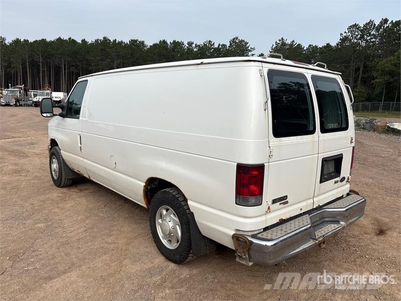 Ford E-150 Panel vans