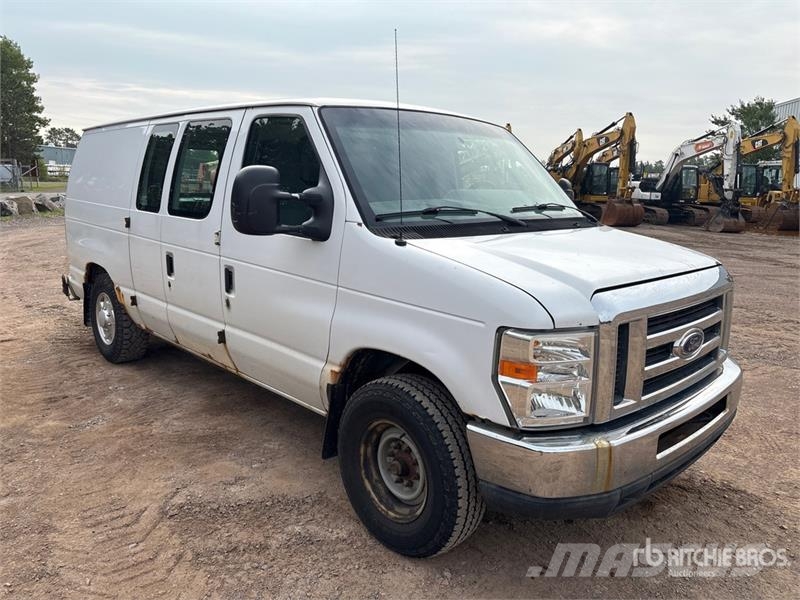 Ford E-150 Panel vans