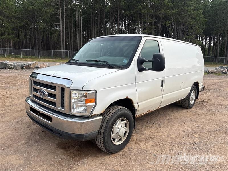 Ford E-150 Panel vans