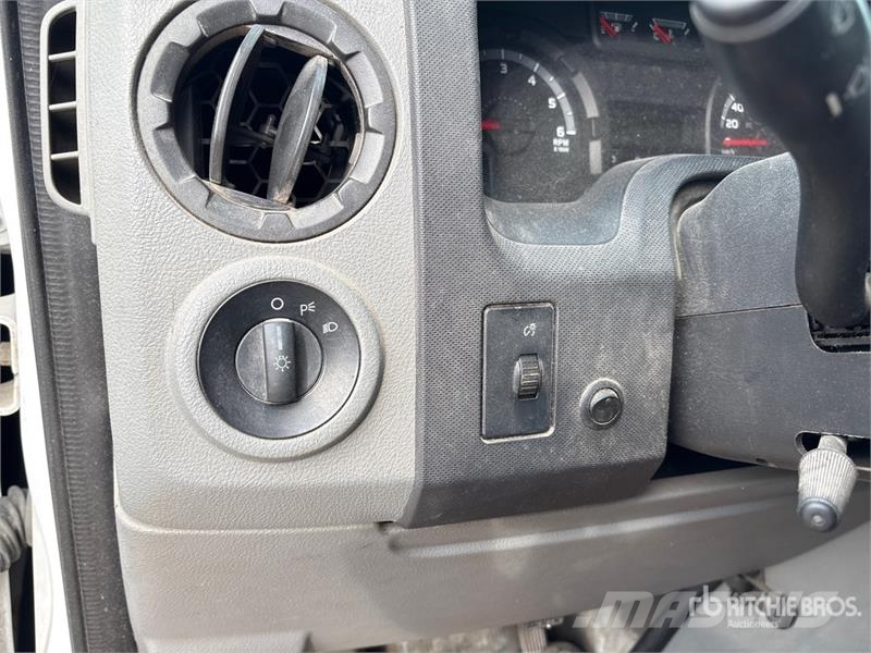 Ford E-150 Panel vans