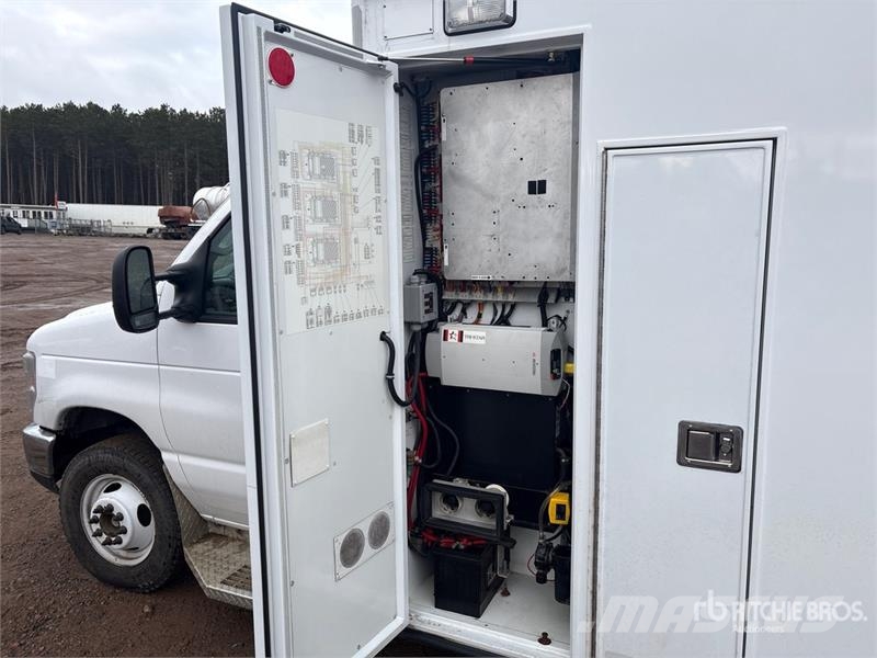 Ford E-350 Ambulanse