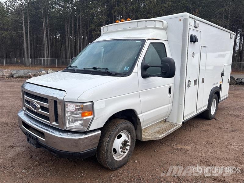 Ford E-350 Ambulanse