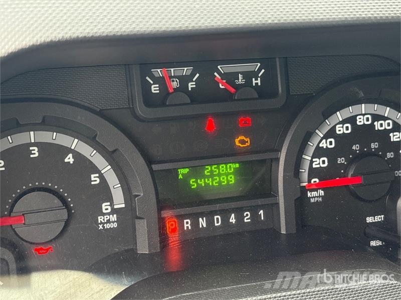 Ford E-350 سيارات إسعاف
