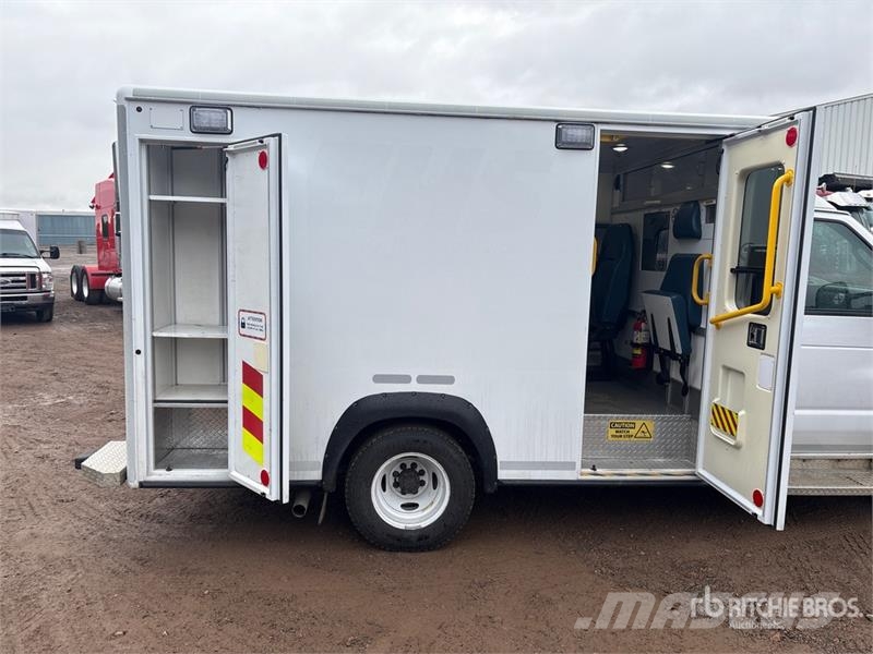 Ford E-350 Ambulanse