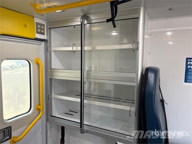 Ford E-350 Ambulance