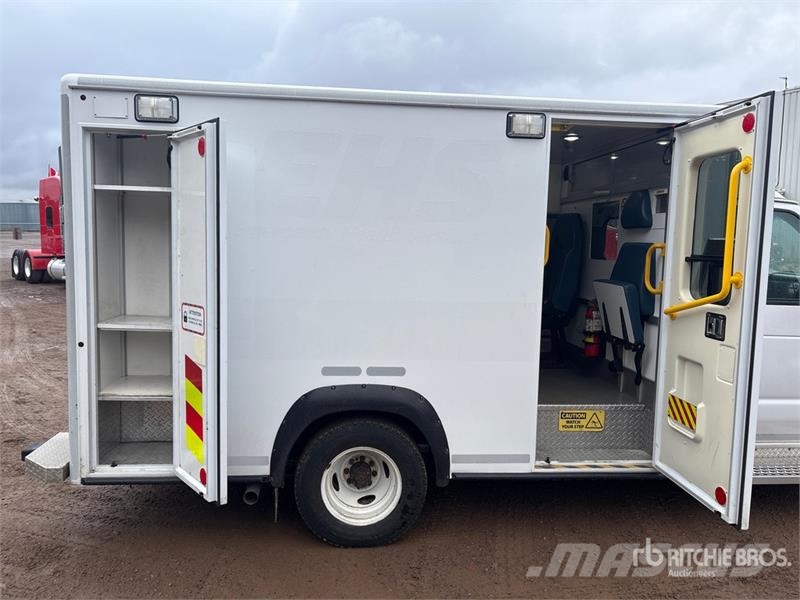 Ford E-350 Ambulanser