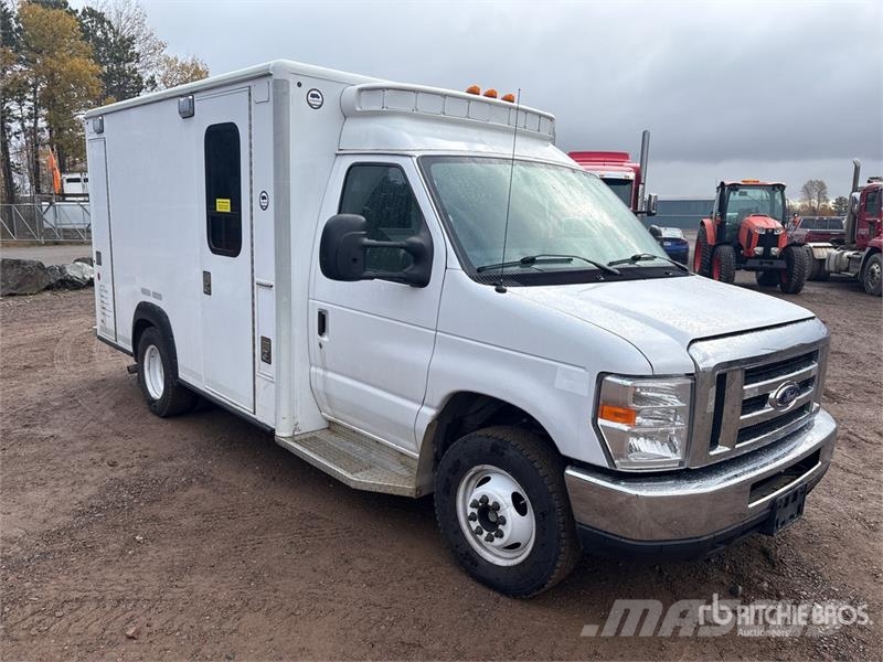 Ford E-350 Ambulanse