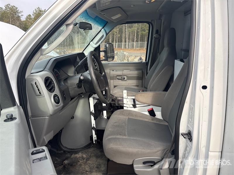 Ford E-350 Ambulanser
