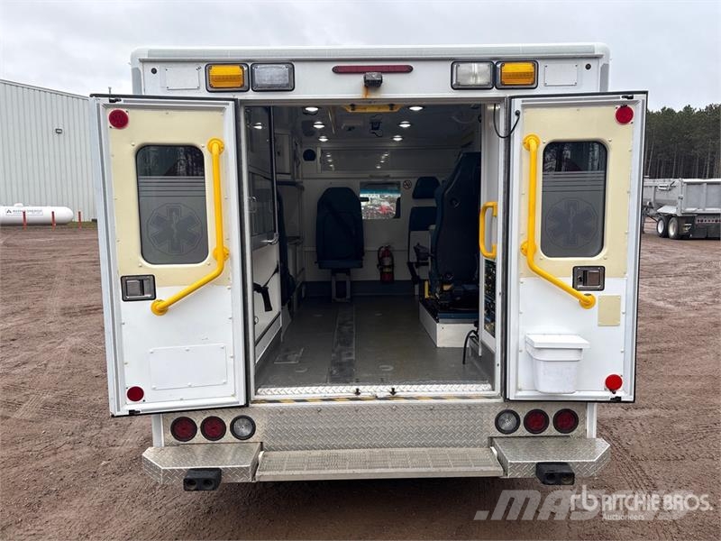 Ford E-350 Ambulanser