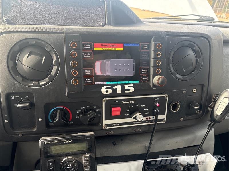 Ford E-350 Ambulance