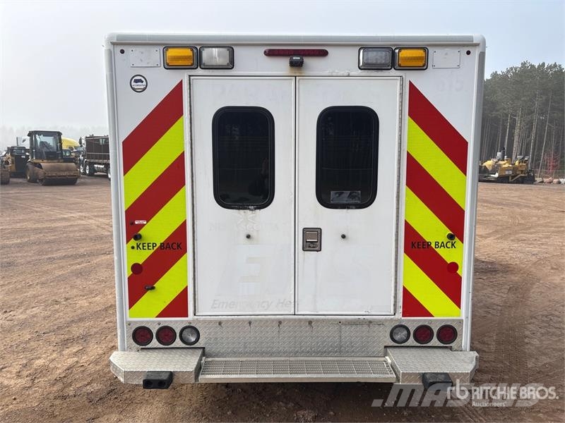 Ford E-350 Ambulance