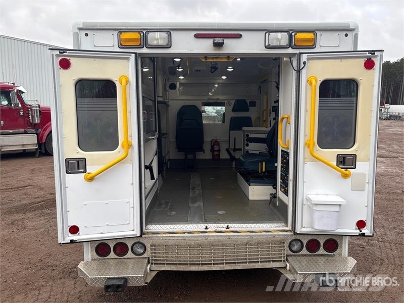 Ford E-350 Ambulanse