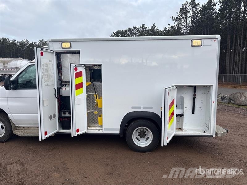 Ford E-350 Ambulanse