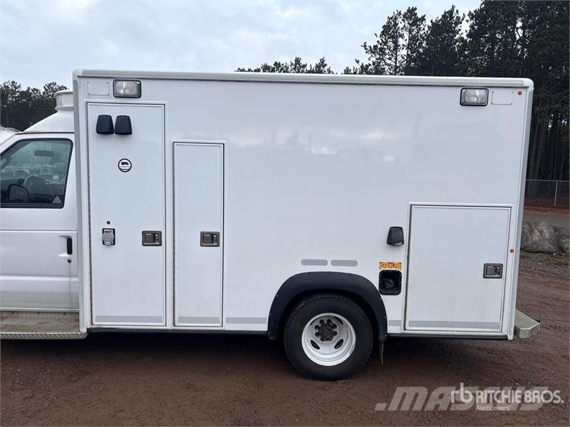 Ford E-350 Ambulanse