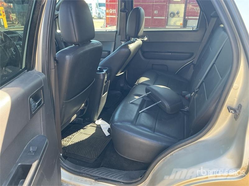 Ford Escape 4WD SUV Henkilöautot