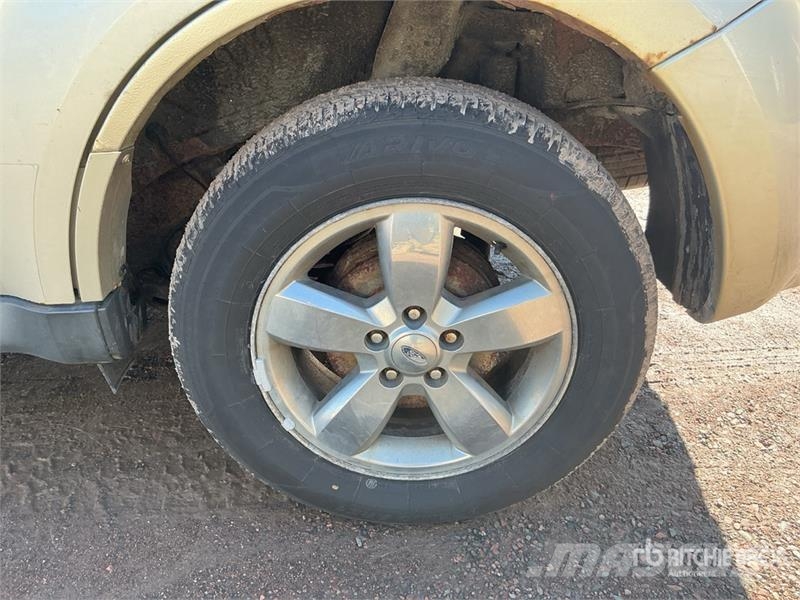 Ford Escape 4WD SUV Henkilöautot