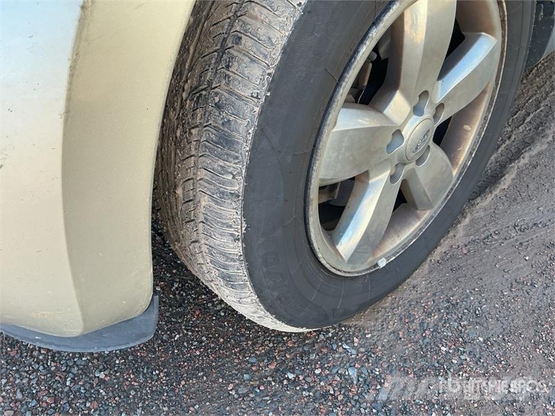 Ford Escape 4WD SUV Henkilöautot