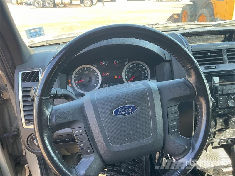 Ford Escape AWD SUV Biler