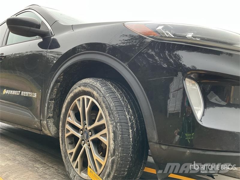 Ford Escape AWD SUV سيارات