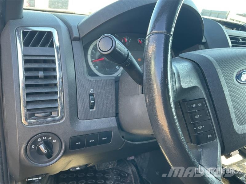 Ford Escape AWD SUV Biler