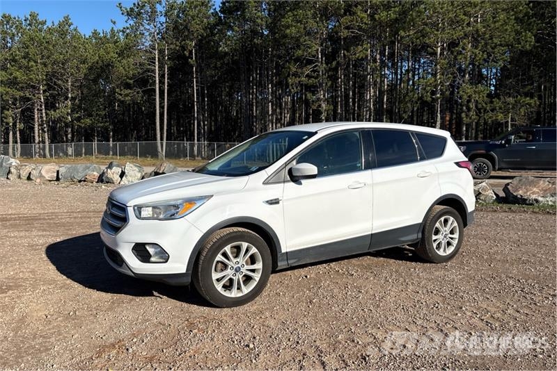 Ford Escape SE 4WD SUV سيارات