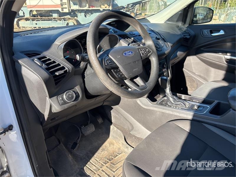Ford Escape SE 4WD SUV سيارات
