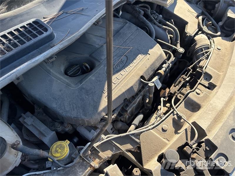 Ford Escape SE 4WD SUV سيارات