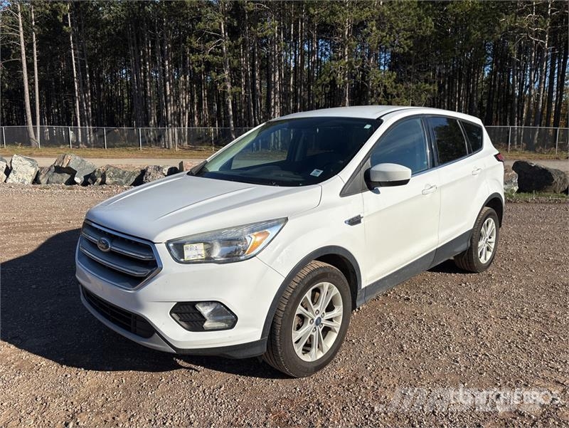 Ford Escape SE 4WD SUV سيارات