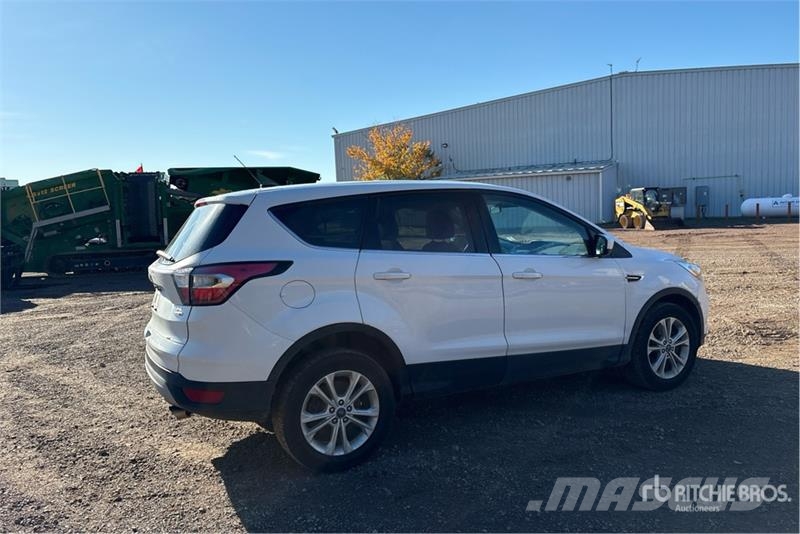 Ford Escape SE 4WD SUV سيارات