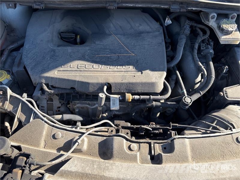 Ford Escape SE 4WD SUV سيارات