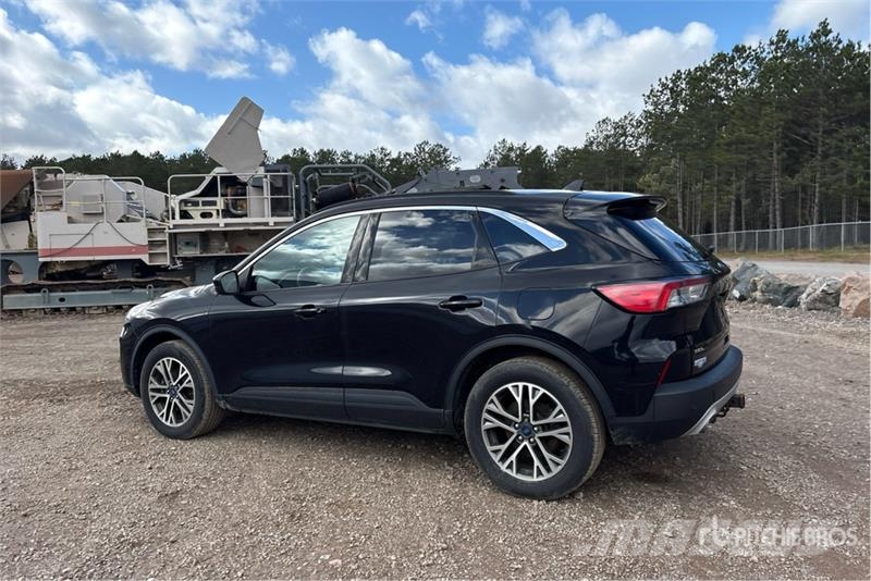 Ford Escape SEL AWD SUV Automobili