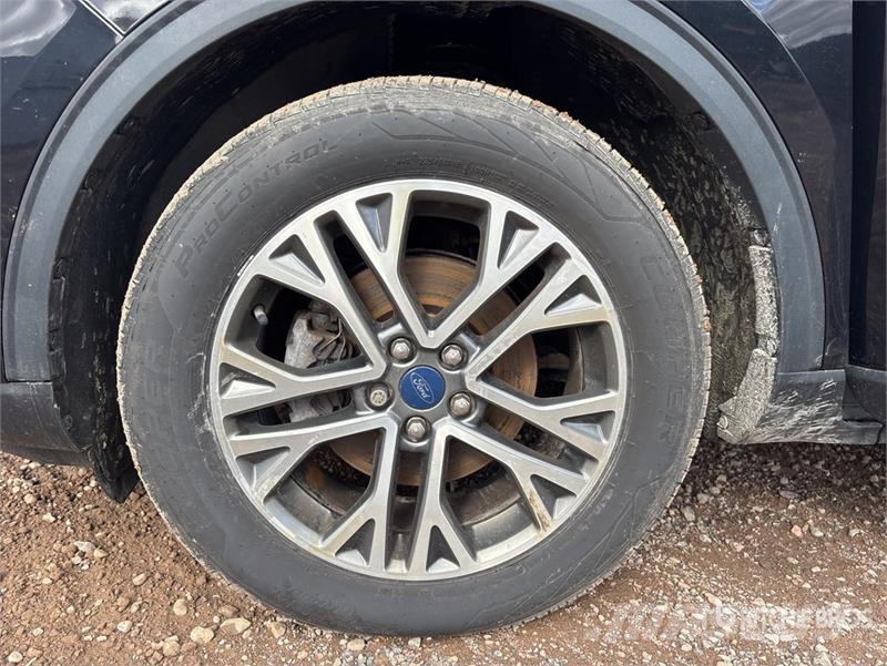 Ford Escape SEL AWD SUV Automobili