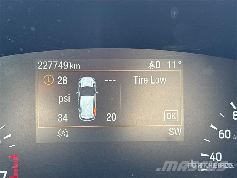 Ford Escape SEL AWD SUV Automobili