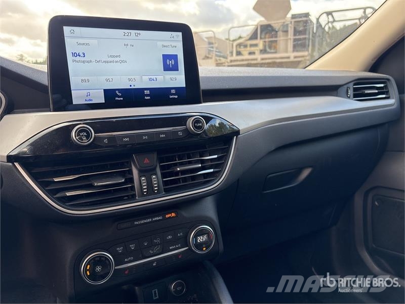 Ford Escape SEL AWD SUV Automobili