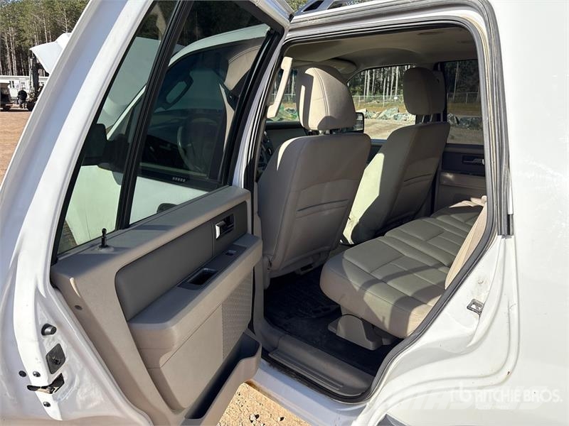 Ford Expedition 4WD SUV Avtomobili