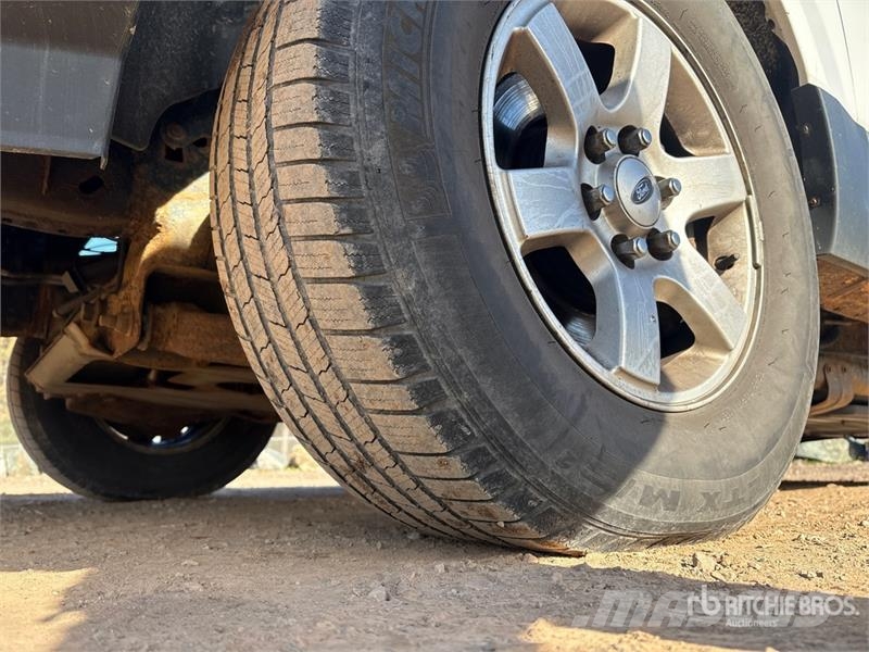 Ford Expedition 4WD SUV Avtomobili