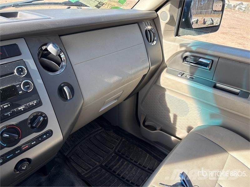 Ford Expedition 4WD SUV Avtomobili