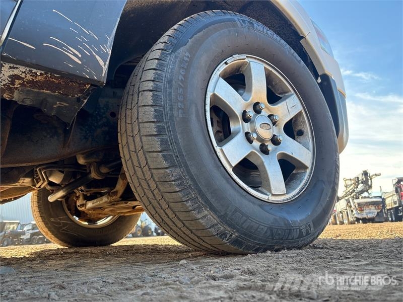 Ford Expedition 4WD SUV Avtomobili
