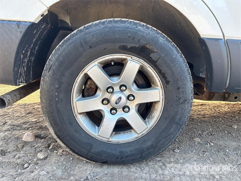 Ford Expedition 4WD SUV Avtomobili
