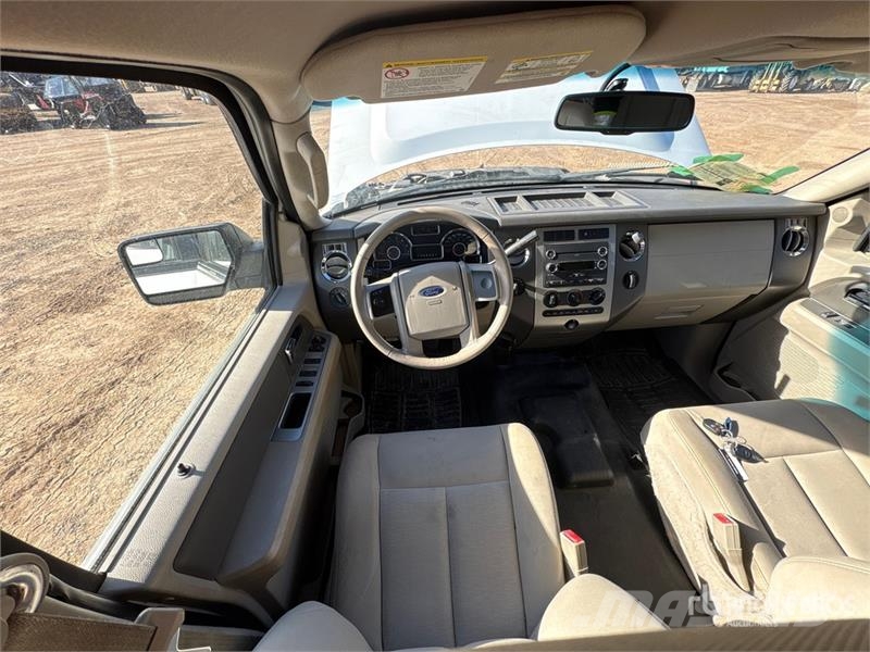 Ford Expedition 4WD SUV Avtomobili