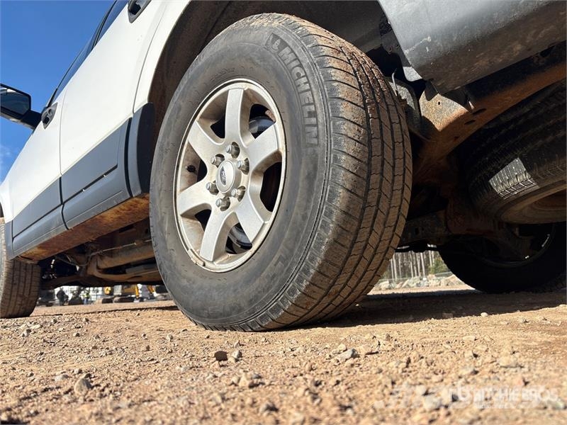Ford Expedition 4WD SUV Avtomobili