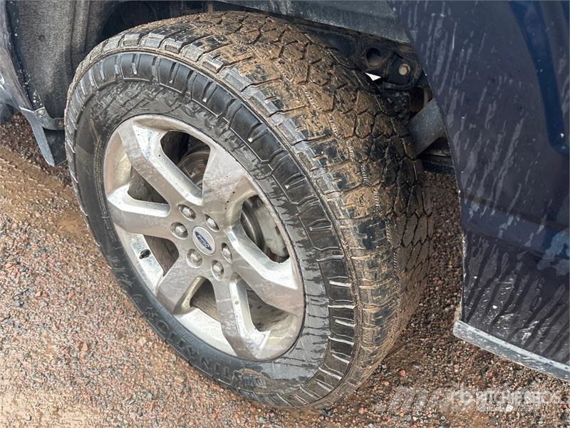 Ford F-150 4x4 Crew Cab Pickup Andre varebiler